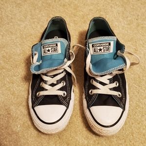 Black all star converse with teal/aqua tongue flaps. Size 6